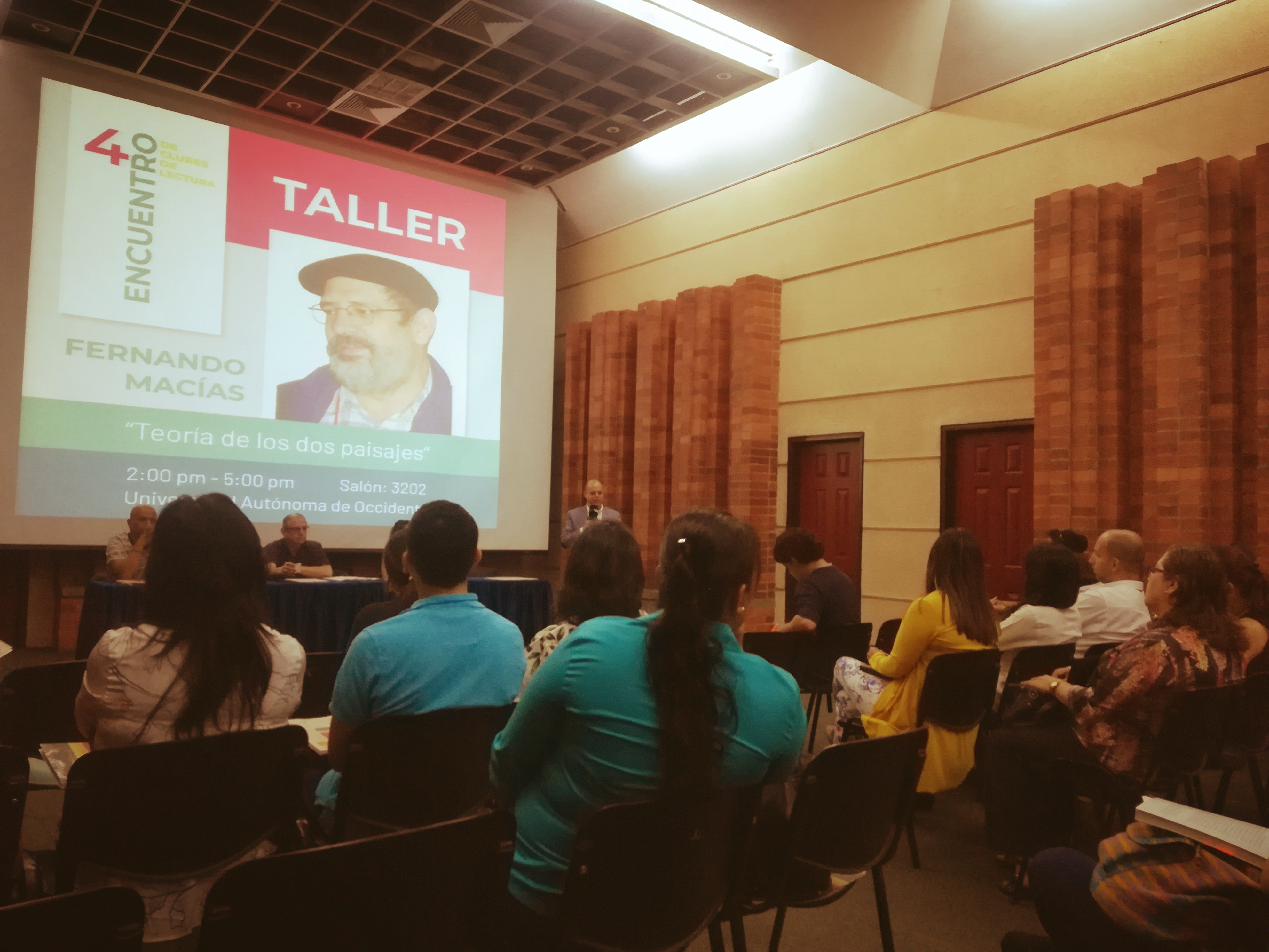 Presentación de invitado.jpg